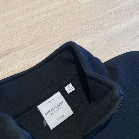 Aritzia Mega Fit Black Sweatfleece Zip-Up - Picture 3 of 6